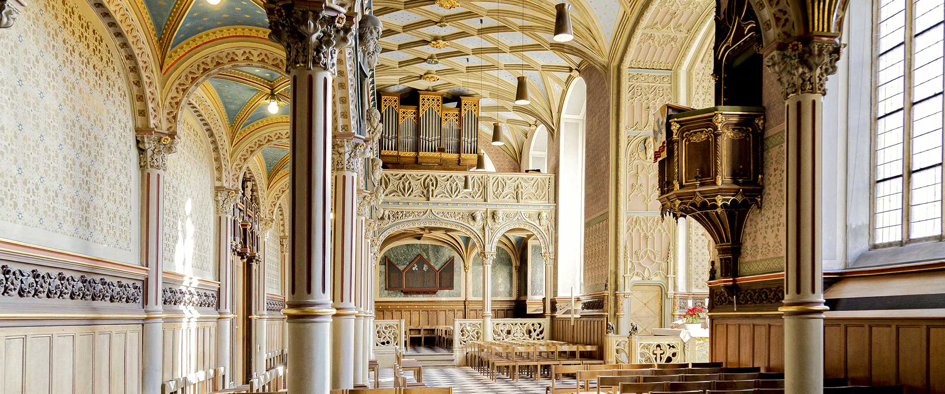 Innenansicht Schlosskirche mit jetziger Orgel